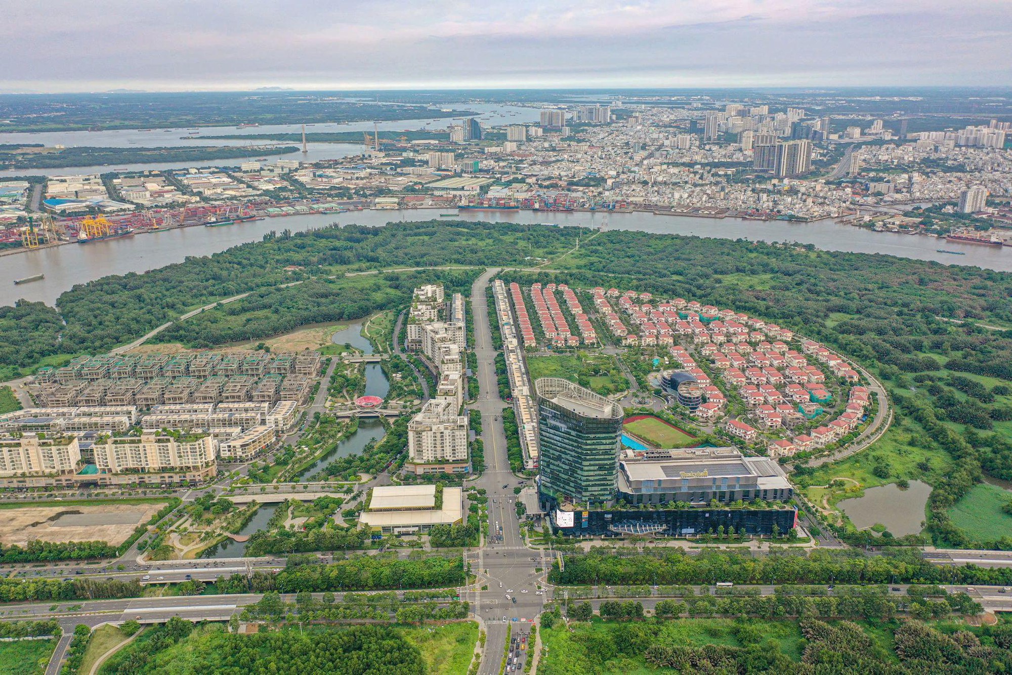 Khan hiếm dự án mới tại TP HCM khiến “cơn khát” nguồn cung chưa hạ nhiệt- Ảnh 1. Khan hiếm dự án mới tại TP HCM khiến “cơn khát” nguồn cung chưa hạ nhiệt- Ảnh 1.