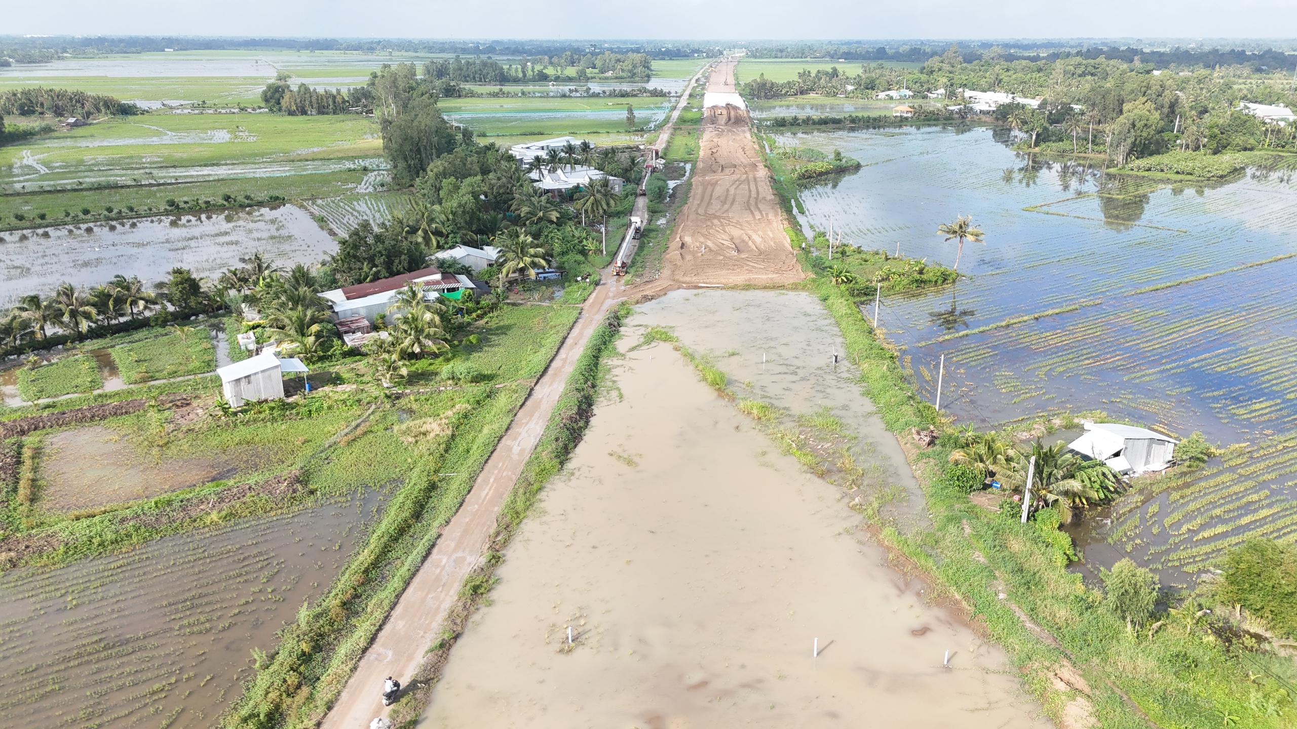 Khẩn trương khắc phục sự cố tai nạn lao động tại công trường cao tốc Cần Thơ - Cà Mau- Ảnh 1. Khẩn trương khắc phục sự cố tai nạn lao động tại công trường cao tốc Cần Thơ - Cà Mau- Ảnh 1.