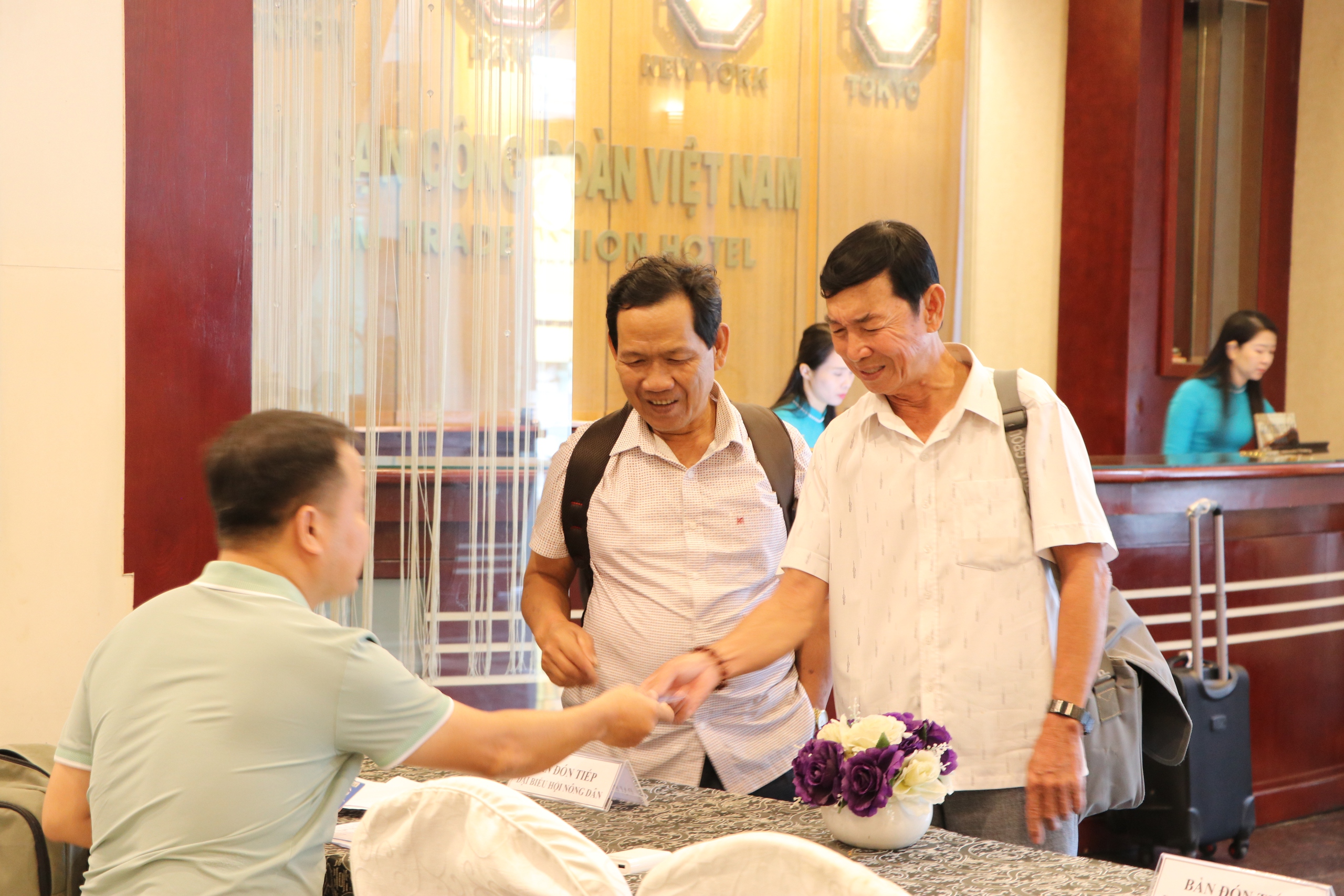 Những nông dân đầu tiên về dự chuỗi Chương trình Tự hào Nông dân Việt Nam: Kiến nghị nhiều vấn đề Những nông dân đầu tiên về dự chuỗi Chương trình Tự hào Nông dân Việt Nam: Kiến nghị nhiều vấn đề