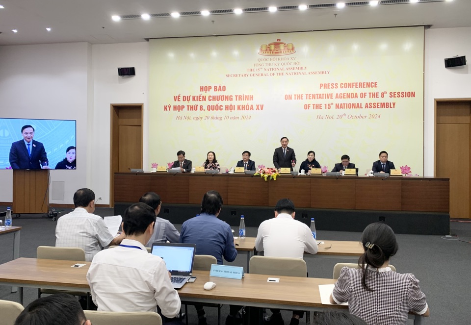 Phó Chủ tịch Quốc hội Nguyễn Khắc Định đã chủ trì Họp báo. Ảnh: Hồng Thái
