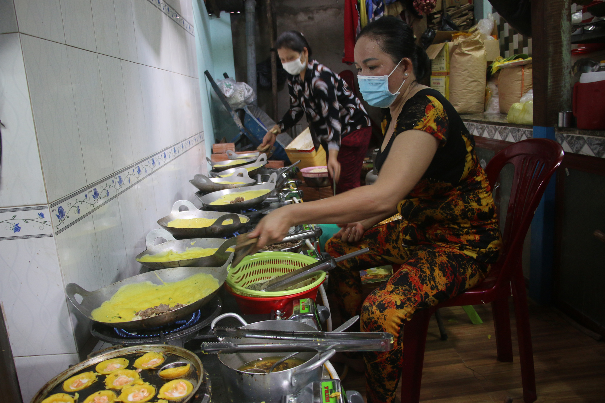 Làng bánh xèo Cao Lãnh nhộn nhịp ngày Tết Đoan ngọ - Ảnh 2. Làng bánh xèo Cao Lãnh nhộn nhịp ngày Tết Đoan ngọ - Ảnh 2.