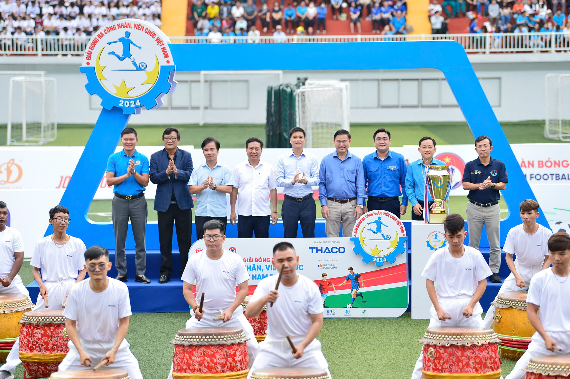 Đại diện THACO, ông Nguyễn Một - Giám đốc Cao cấp Phụ trách VHTT tham dự Lễ khai mạc Giải bóng đá công nhân, viên chức Việt Nam năm 2024 - Khu vực TP.HCM 4