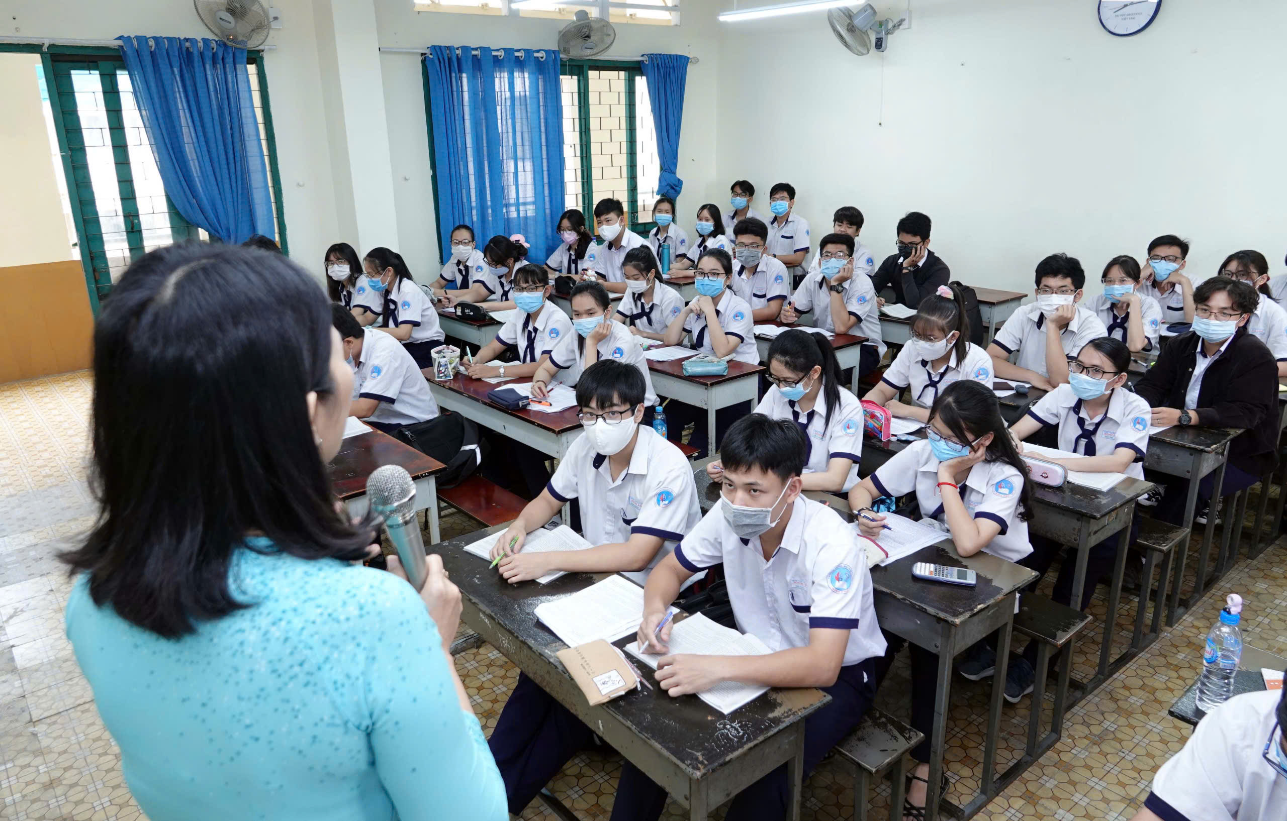 Luật nhà giáo để giáo viên thật sự là lương sư- Ảnh 1. Luật nhà giáo để giáo viên thật sự là lương sư- Ảnh 1.