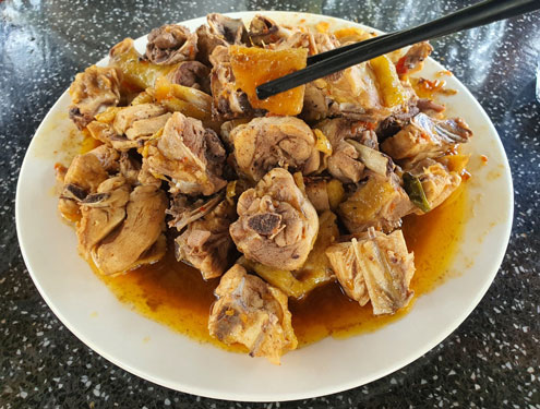 Lủng nồi với gà kho mắm thơm - Ảnh 1. Lủng nồi với gà kho mắm thơm - Ảnh 1.