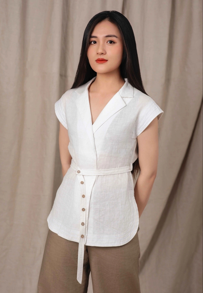 Mặc linen đơn giản mà nổi bật, thu hút mọi ánh nhìn- Ảnh 2. Mặc linen đơn giản mà nổi bật, thu hút mọi ánh nhìn- Ảnh 2.