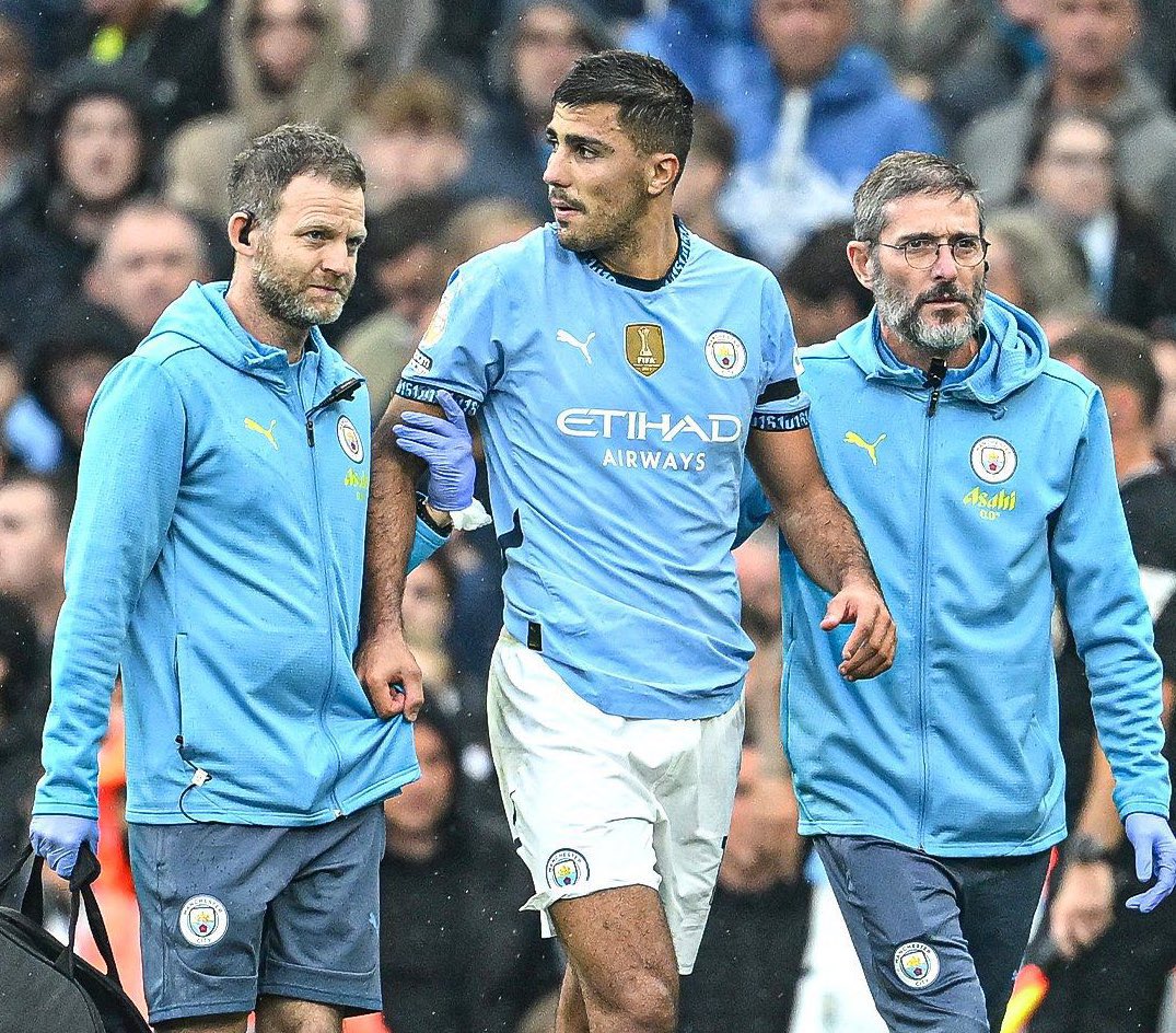 Mbappe đã làm gì mà HLV Deschamps phải lên tiếng giải thích?- Ảnh 3. Mbappe đã làm gì mà HLV Deschamps phải lên tiếng giải thích?- Ảnh 3.