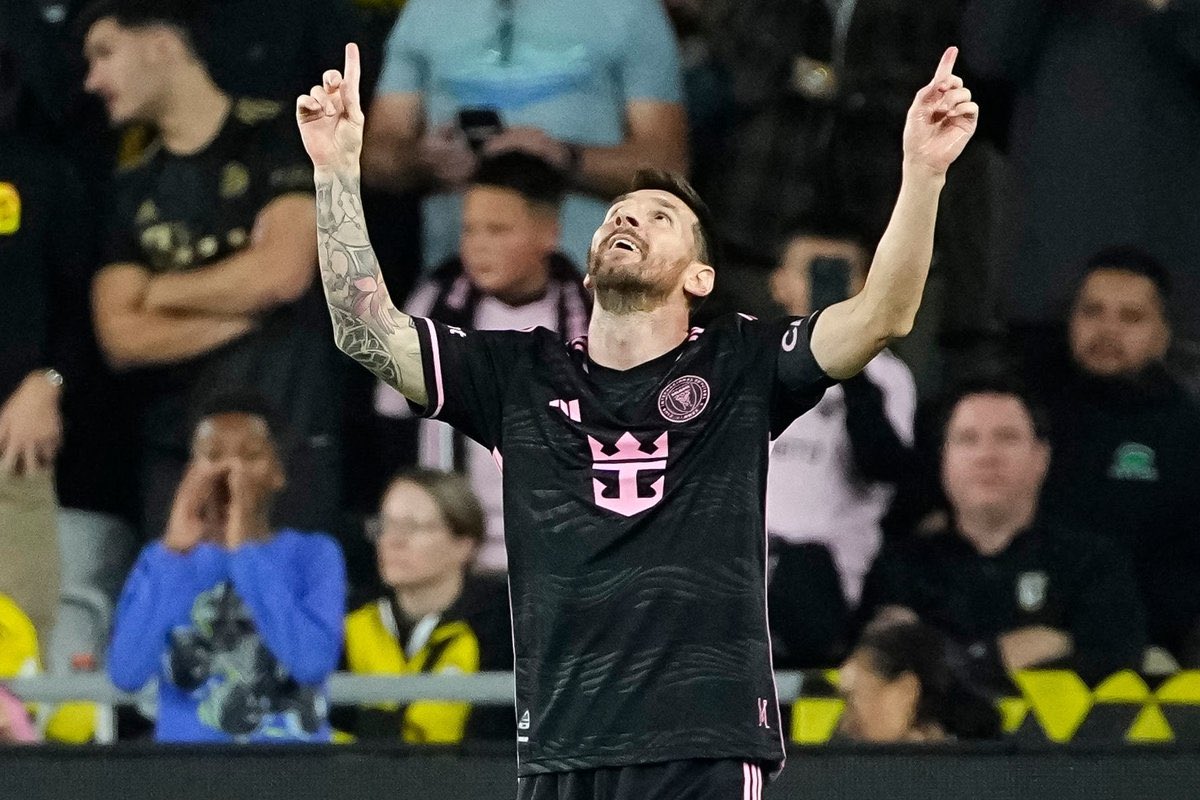 Messi ghi cú đúp cực đỉnh, lập kỷ lục vô địch cùng Inter Miami- Ảnh 1. Messi ghi cú đúp cực đỉnh, lập kỷ lục vô địch cùng Inter Miami- Ảnh 1.