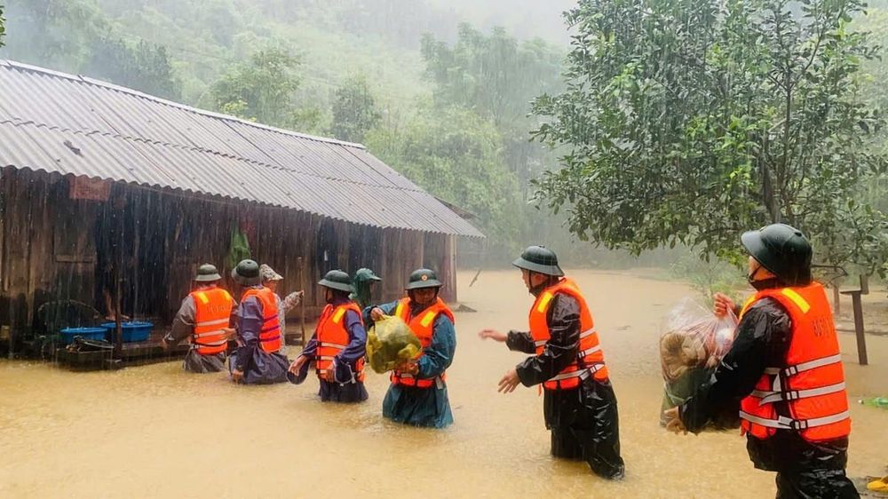 Nam thanh niên bị lũ cuốn ở Quảng Bình khi đi cứu nạn- Ảnh 1. Nam thanh niên bị lũ cuốn ở Quảng Bình khi đi cứu nạn- Ảnh 1.