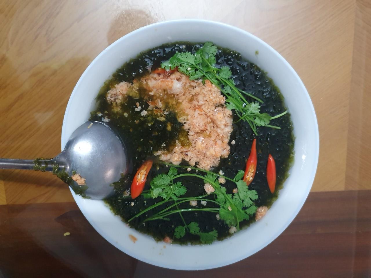 Ngày Tết về Phú Yên, đừng quên ăn canh rong mứt biển - Ảnh 1. Ngày Tết về Phú Yên, đừng quên ăn canh rong mứt biển - Ảnh 1.