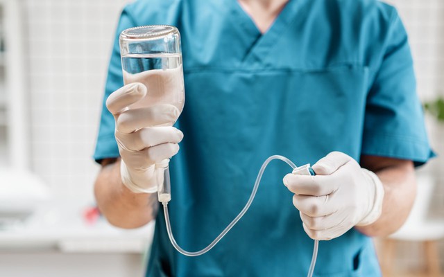 Người đàn ông 50 tuổi mắc ung thư đại trực tràng thừa nhận thường xuyên làm việc này - Ảnh 2. Người đàn ông 50 tuổi mắc ung thư đại trực tràng thừa nhận thường xuyên làm việc này - Ảnh 2.