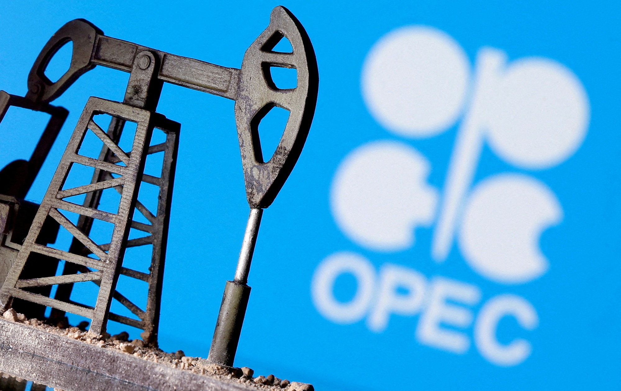 OPEC lại giảm triển vọng nhu cầu dầu thế giới- Ảnh 1. OPEC lại giảm triển vọng nhu cầu dầu thế giới- Ảnh 1.