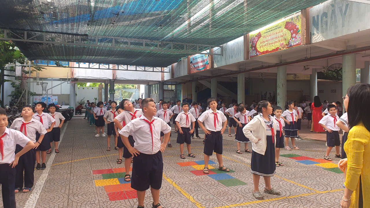 Q.1 nghiêm cấm lợi dụng ban đại diện cha mẹ học sinh thu ngoài quy định- Ảnh 1. Q.1 nghiêm cấm lợi dụng ban đại diện cha mẹ học sinh thu ngoài quy định- Ảnh 1.