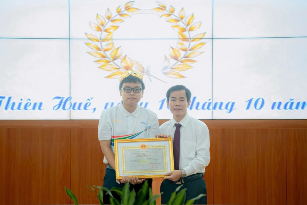Quán quân Olympia 2024 mơ ước trở thành lập trình viên - 1 Quán quân Olympia 2024 mơ ước trở thành lập trình viên - 1