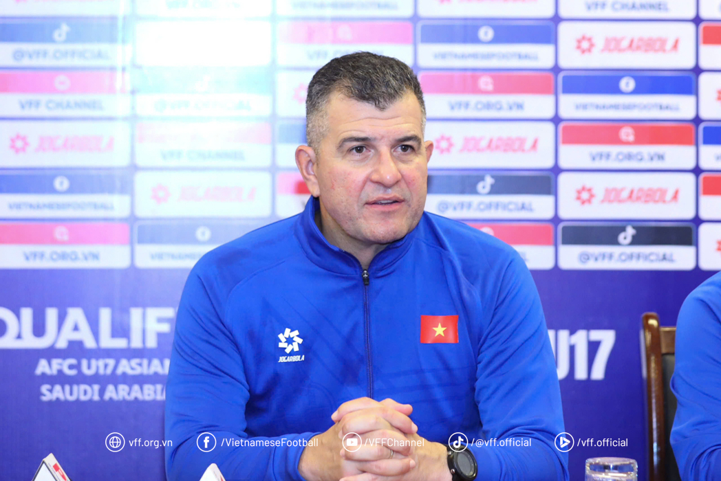 HLV Roland: 'Quan trọng là U.17 Việt Nam đã vào VCK châu Á rồi’- Ảnh 1. HLV Roland: 'Quan trọng là U.17 Việt Nam đã vào VCK châu Á rồi’- Ảnh 1.
