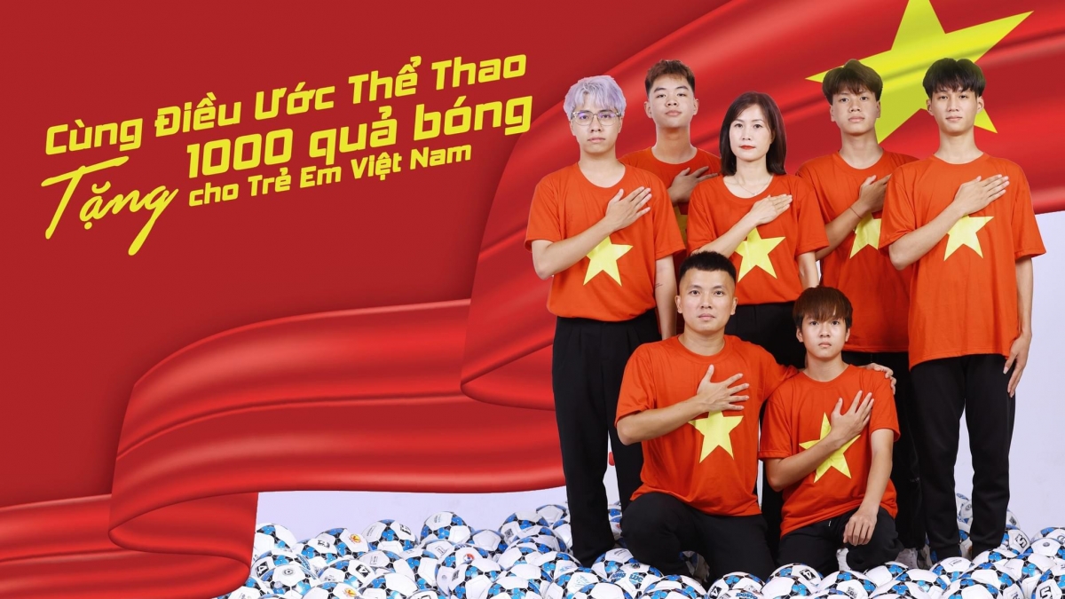 quang hải, văn hậu cùng Đỗ kim phúc trao 1.000 trái bóng cho trẻ em việt nam hình ảnh 1 quang hai, van hau cung Do kim phuc trao 1.000 trai bong cho tre em viet nam hinh anh 1