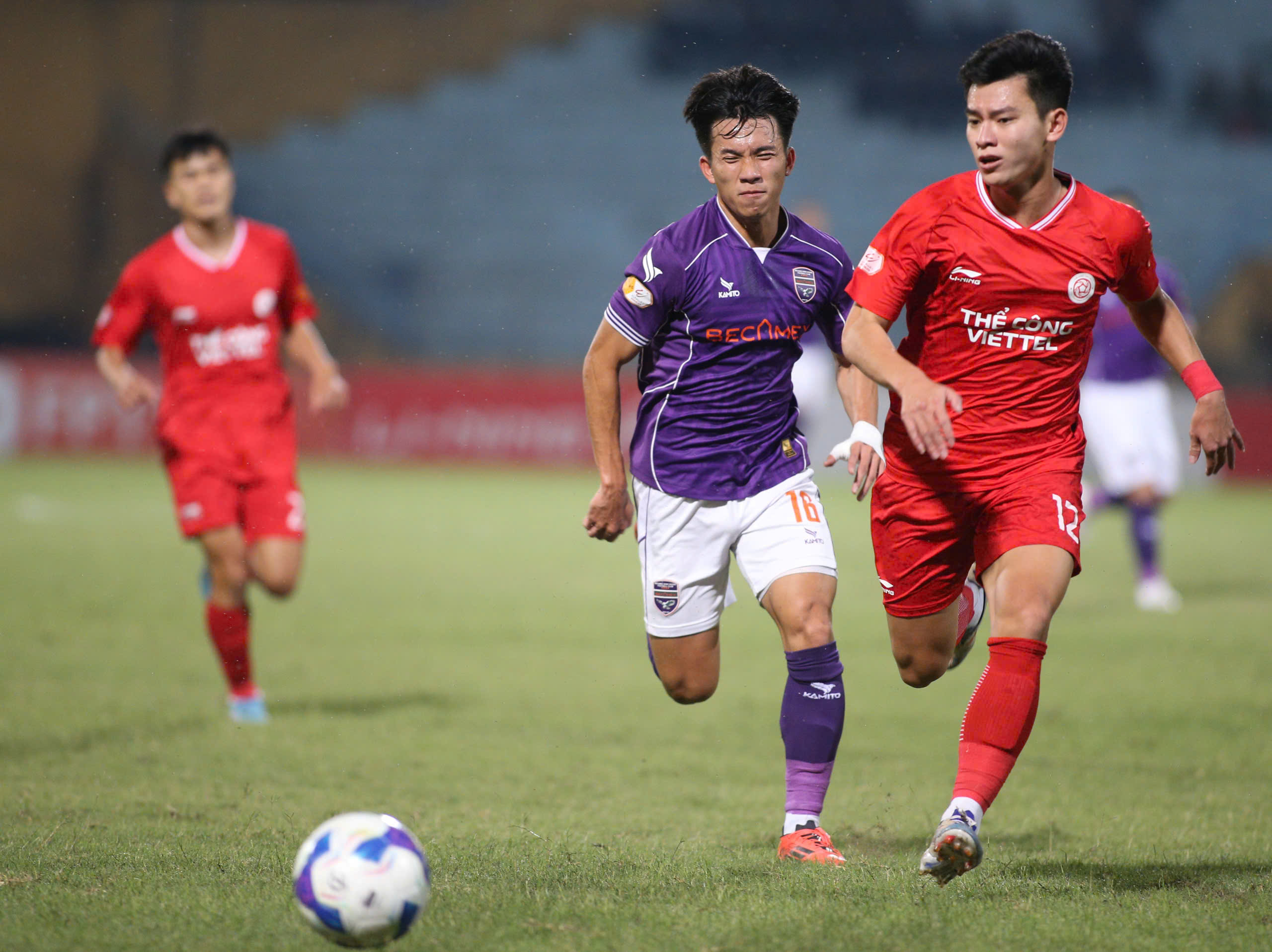 CLB Bình Dương: Ghế của HLV Hoàng Anh Tuấn đã 'nóng' càng thêm nóng!- Ảnh 1. CLB Bình Dương: Ghế của HLV Hoàng Anh Tuấn đã 'nóng' càng thêm nóng!- Ảnh 1.