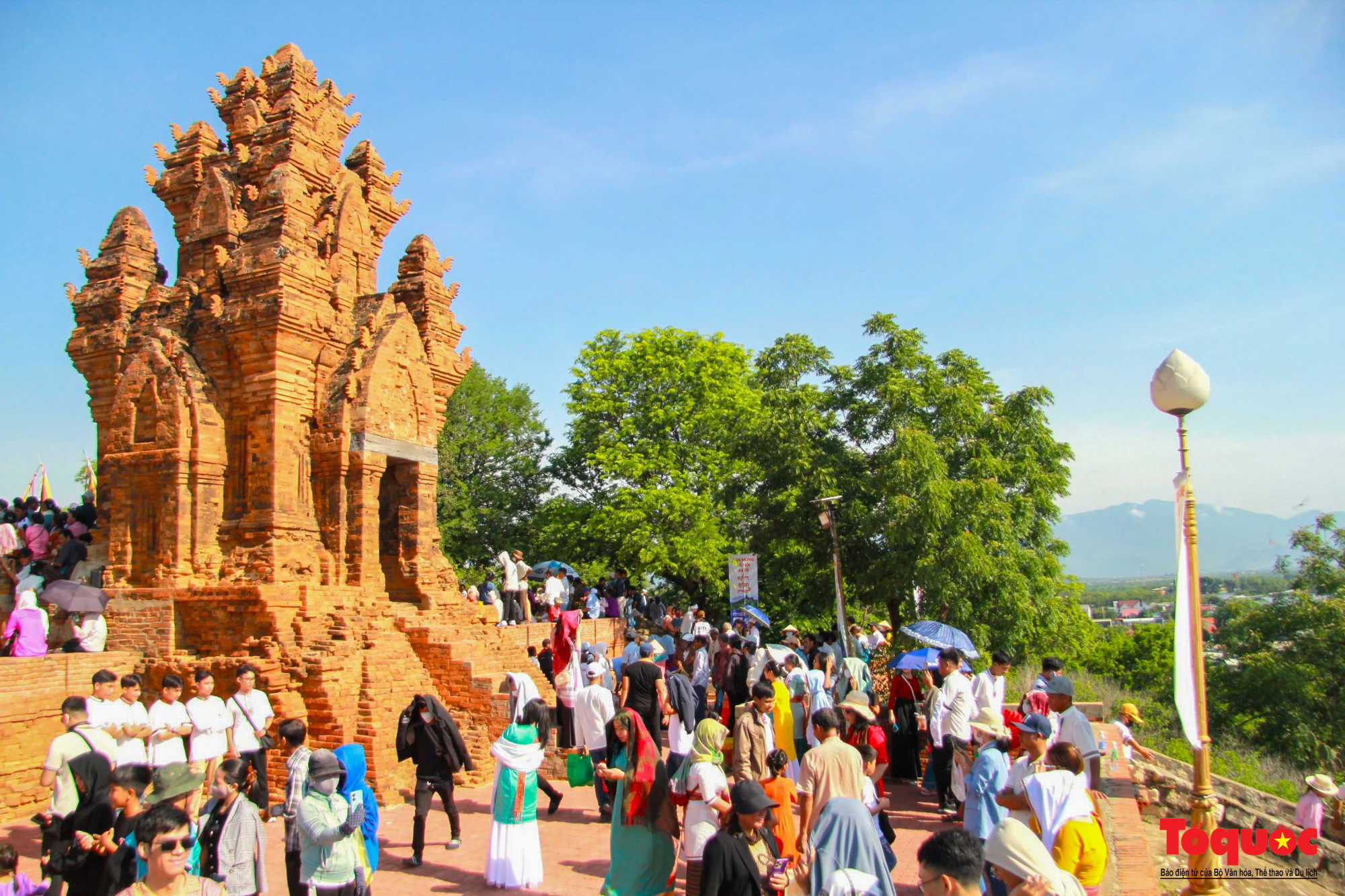 Rộn ràng lễ hội Katê của đồng bào dân tộc Chăm - Ảnh 1. Rộn ràng lễ hội Katê của đồng bào dân tộc Chăm - Ảnh 1.