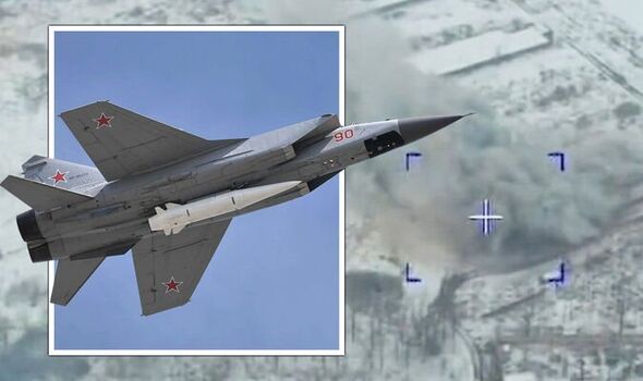 Sân bay “khét tiếng” của Ukraine bị Nga tấn công bằng tên lửa siêu thanh Kinzhal- Ảnh 1. Sân bay “khét tiếng” của Ukraine bị Nga tấn công bằng tên lửa siêu thanh Kinzhal- Ảnh 1.