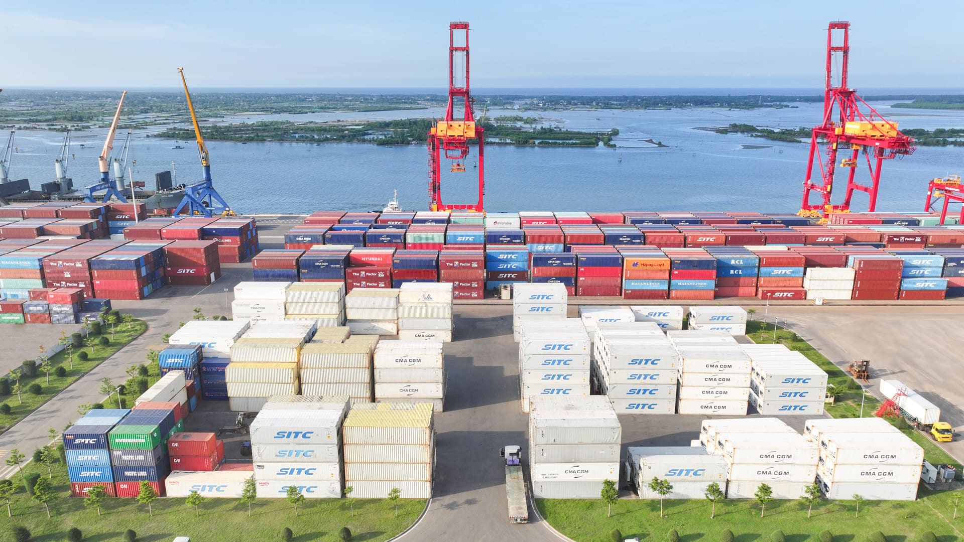 Hệ thống bãi lạnh tại cảng Chu Lai có diện tích hơn 12.500 m2 với sức chứa 1.000 container lạnh 3