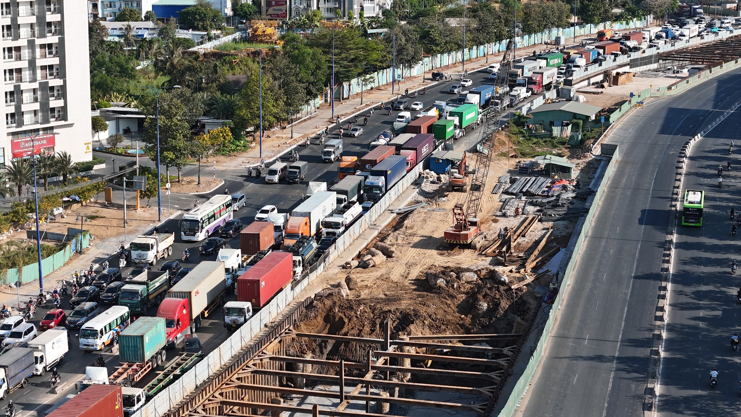 TP.HCM giải ngân chậm, 9 tháng chỉ đạt 20%- Ảnh 1. TP.HCM giải ngân chậm, 9 tháng chỉ đạt 20%- Ảnh 1.