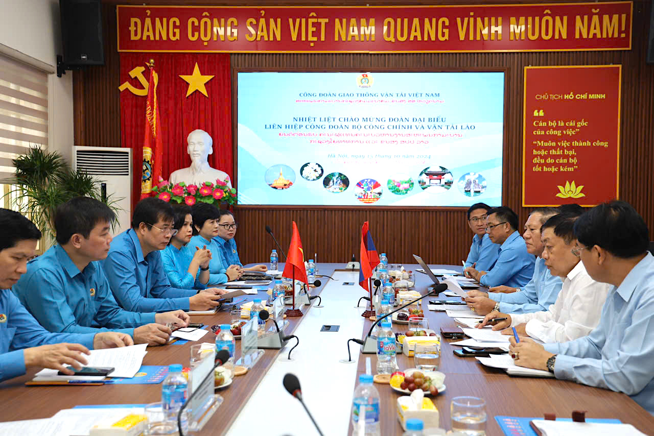 Tăng cường hợp tác công đoàn giao thông Việt - Lào- Ảnh 1. Tăng cường hợp tác công đoàn giao thông Việt - Lào- Ảnh 1.