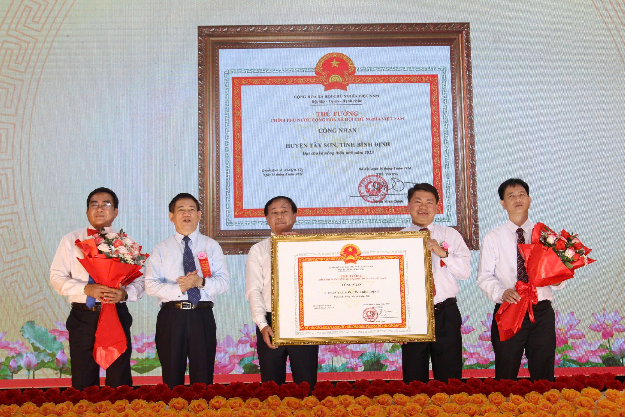 Phó thủ tướng: Tây Sơn đủ điều kiện phát triển công nghiệp công nghệ cao nhờ gần sân bay- Ảnh 1. Phó thủ tướng: Tây Sơn đủ điều kiện phát triển công nghiệp công nghệ cao nhờ gần sân bay- Ảnh 1.