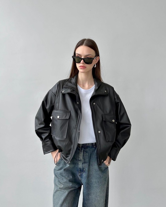 Thời trang đường phố cá tính với áo khoác bomber- Ảnh 2. Thời trang đường phố cá tính với áo khoác bomber- Ảnh 2.