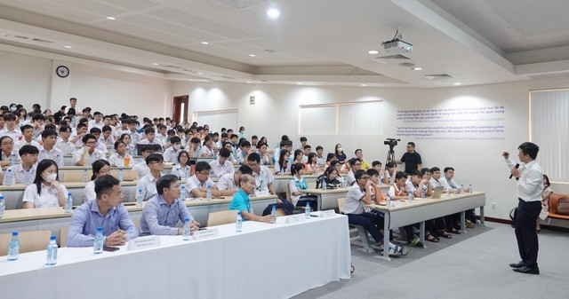Thu nhập kỹ sư AI ở Việt Nam có thể lên tới 10 tỉ đồng/năm- Ảnh 1. Thu nhập kỹ sư AI ở Việt Nam có thể lên tới 10 tỉ đồng/năm- Ảnh 1.
