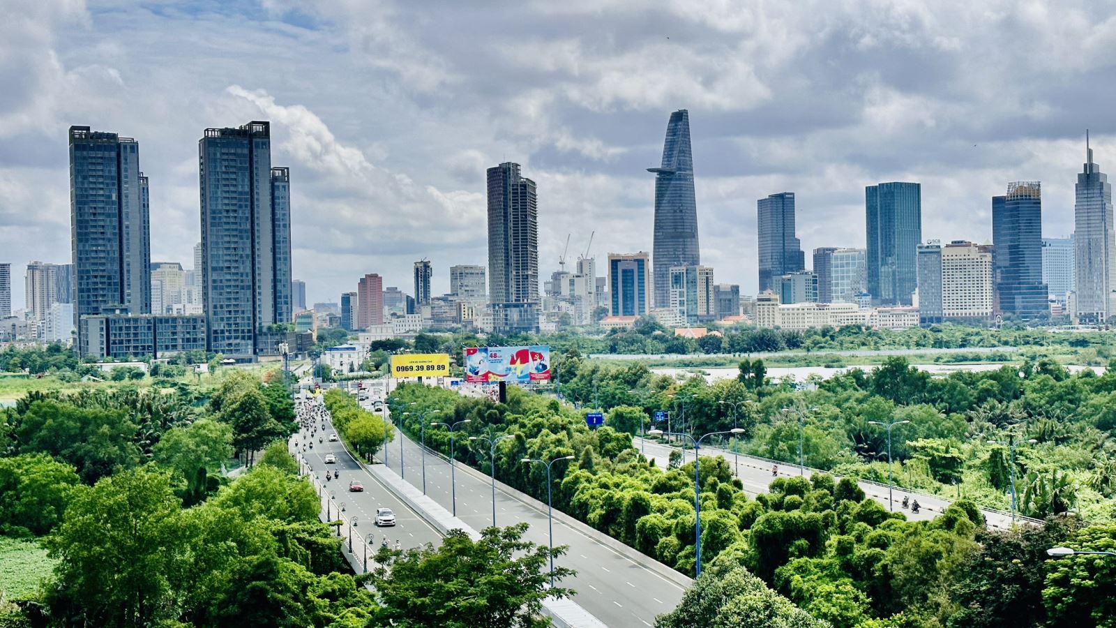 Thủ tướng phê bình một loạt tỉnh thành chậm trễ văn bản hướng dẫn thi hành Luật Đất đai- Ảnh 1. Thủ tướng phê bình một loạt tỉnh thành chậm trễ văn bản hướng dẫn thi hành Luật Đất đai- Ảnh 1.