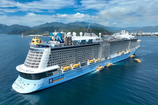 Tìm phương án đón tàu biển du lịch quốc tế đến vịnh Nha Trang - Ảnh 1. Tìm phương án đón tàu biển du lịch quốc tế đến vịnh Nha Trang - Ảnh 1.