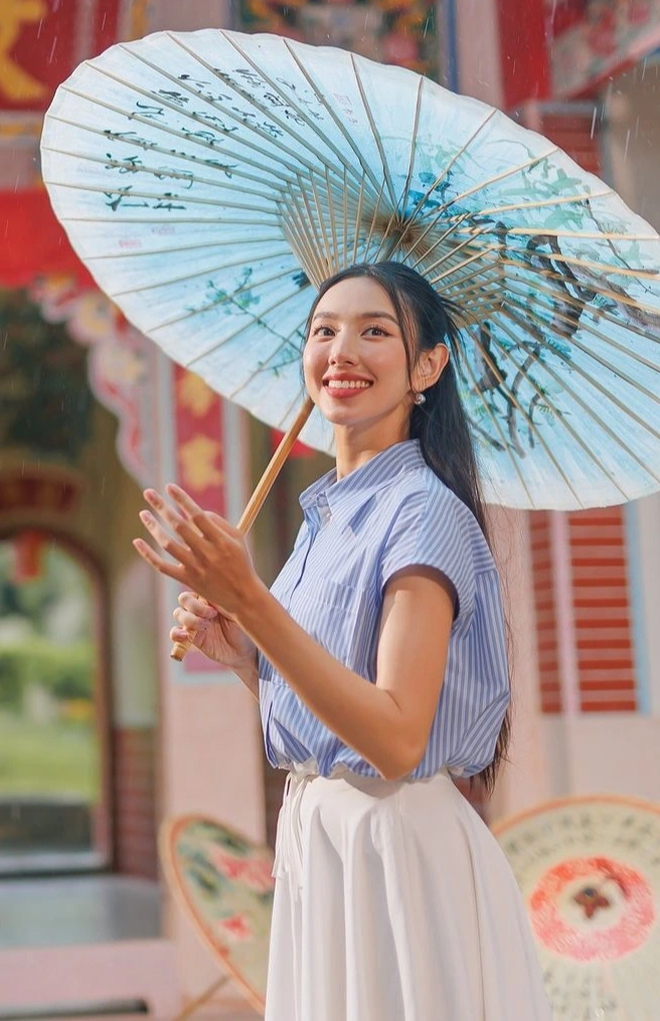 Tỏa sáng đầy sức sống với sắc xanh dương nhạt- Ảnh 1. Tỏa sáng đầy sức sống với sắc xanh dương nhạt- Ảnh 1.