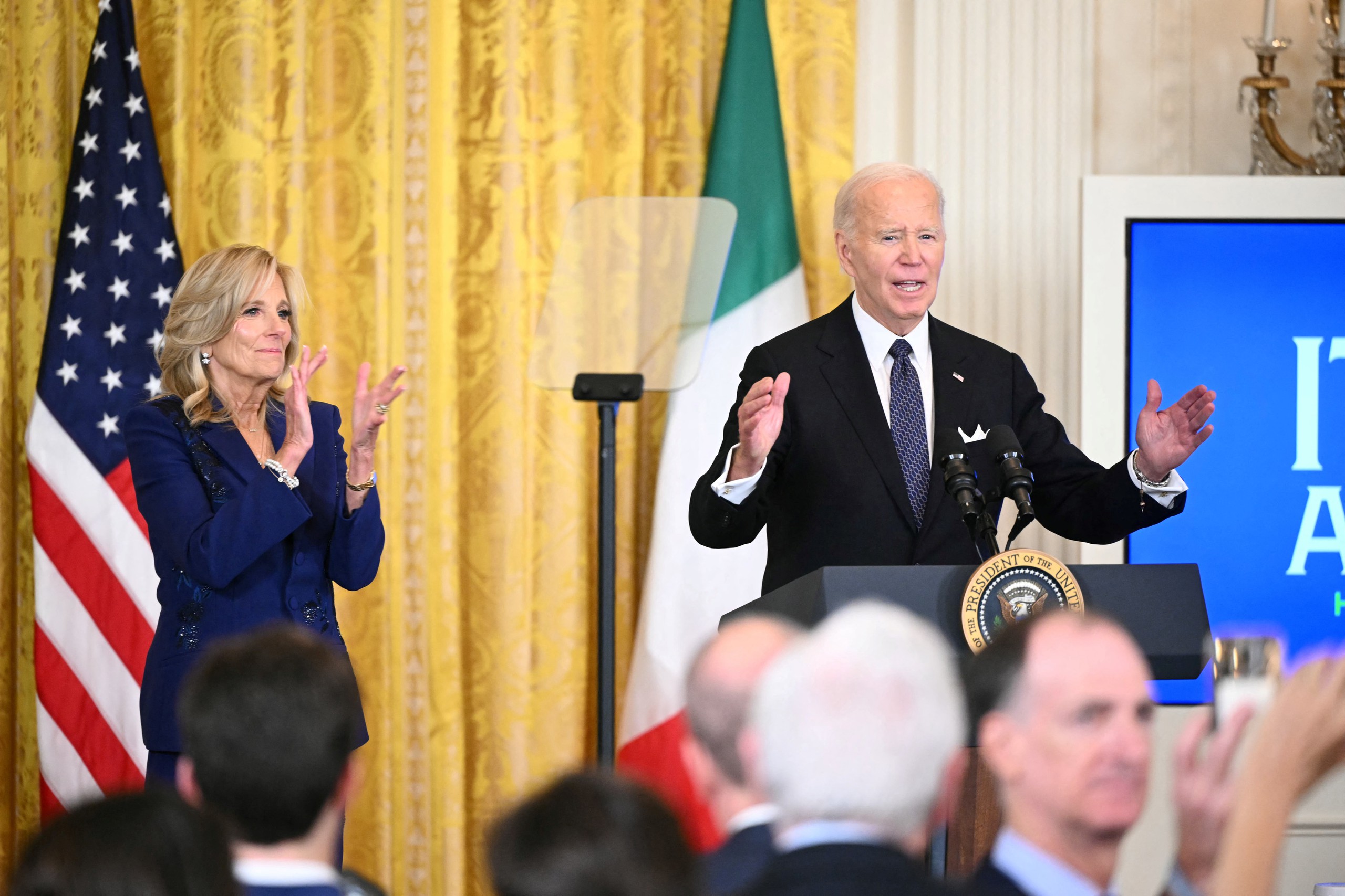 Tổng thống Biden xóa 4,5 tỉ USD nợ sinh viên, lập kỷ lục mới- Ảnh 1. Tổng thống Biden xóa 4,5 tỉ USD nợ sinh viên, lập kỷ lục mới- Ảnh 1.