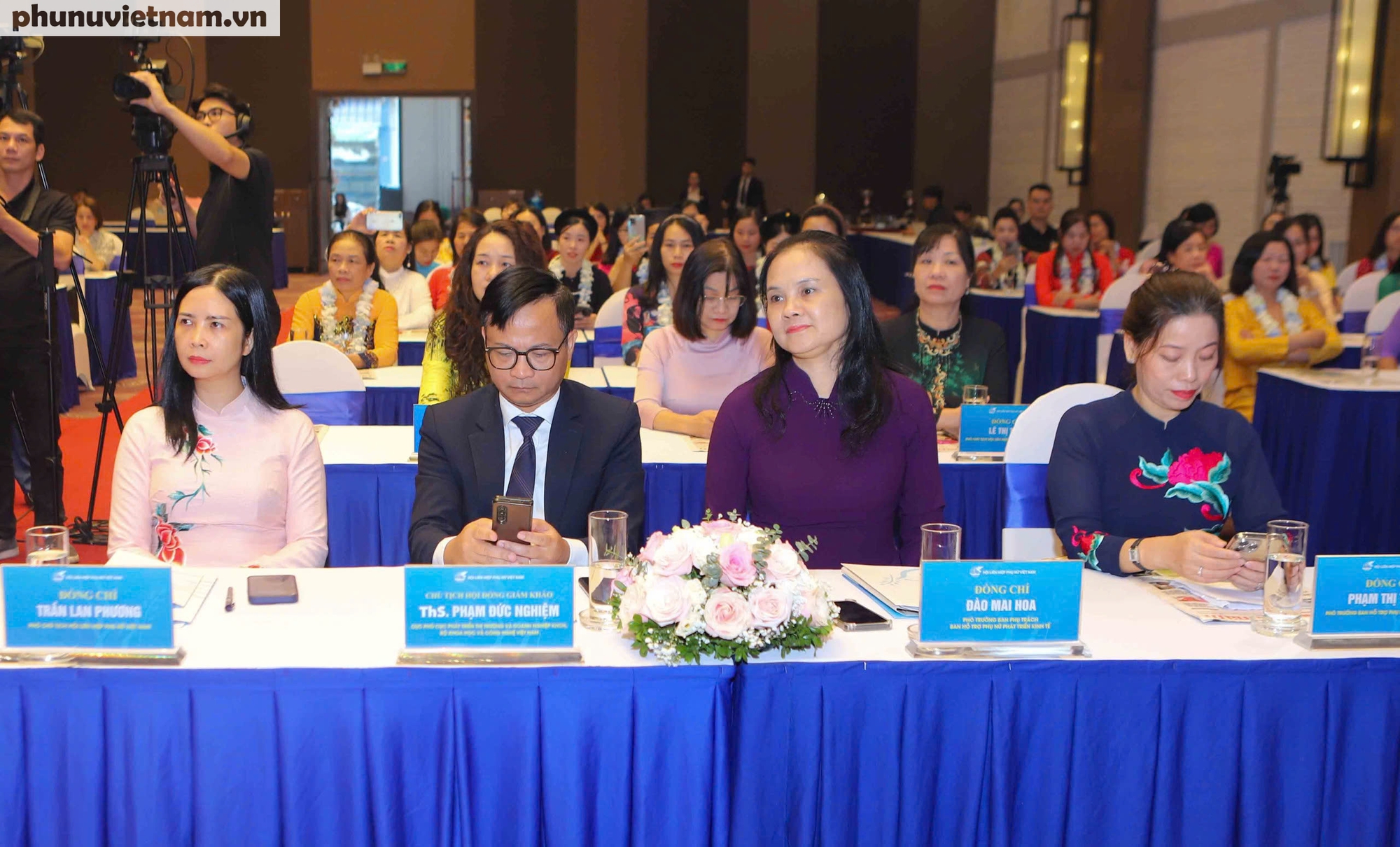 Trao giải cuộc thi “Phụ nữ khởi nghiệp sáng tạo và chuyển đổi xanh” năm 2024 khu vực miền Bắc- Ảnh 1. Trao giải cuộc thi “Phụ nữ khởi nghiệp sáng tạo và chuyển đổi xanh” năm 2024 khu vực miền Bắc- Ảnh 1.