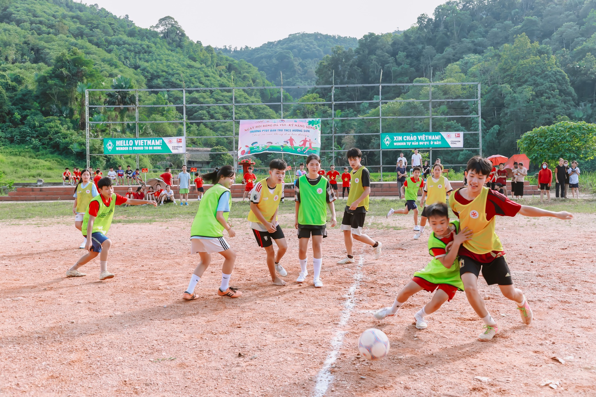 AFC trao thưởng cho Việt Nam: Trung tâm PVF và bóng đá phong trào được vinh danh- Ảnh 1. AFC trao thưởng cho Việt Nam: Trung tâm PVF và bóng đá phong trào được vinh danh- Ảnh 1.