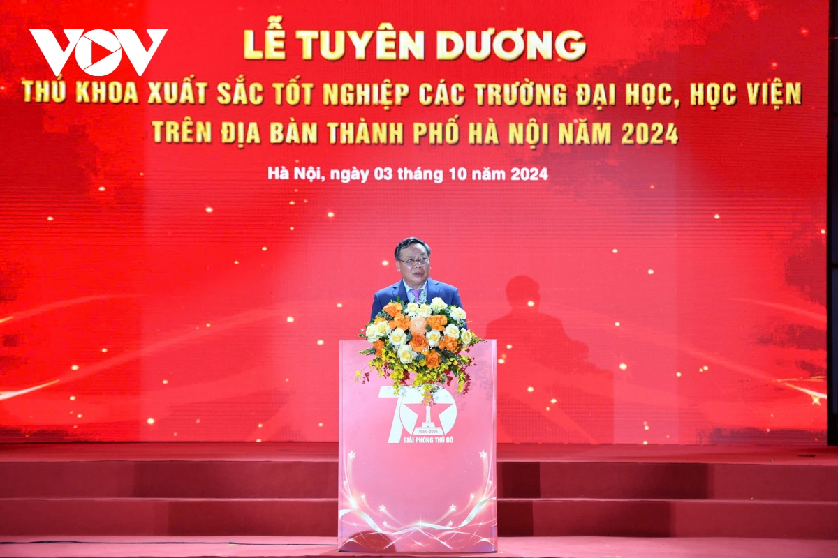 tuyên dương 100 thủ khoa xuất sắc tốt nghiệp các trường Đại học, học viện năm 2024 hình ảnh 1 tuyen duong 100 thu khoa xuat sac tot nghiep cac truong Dai hoc, hoc vien nam 2024 hinh anh 1
