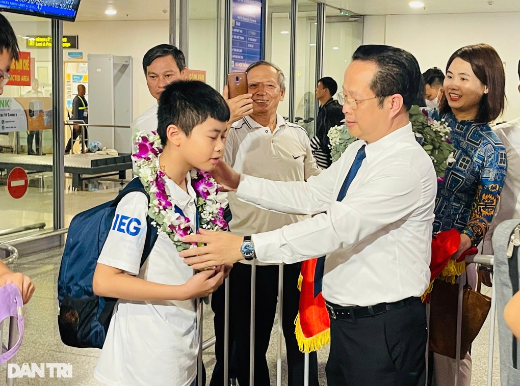 Việt Nam giành 24 huy chương Olympic toán và khoa học quốc tế 2024 - 2 Việt Nam giành 24 huy chương Olympic toán và khoa học quốc tế 2024 - 2
