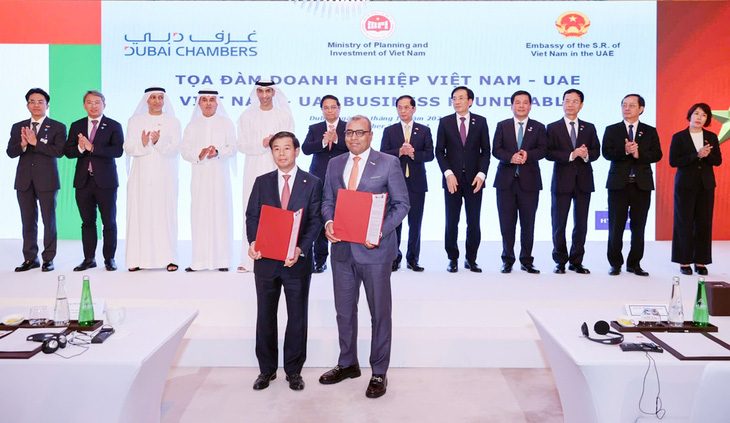 VinFast cùng UAE thúc đẩy giao thông xanh - Ảnh 1. VinFast cùng UAE thúc đẩy giao thông xanh - Ảnh 1.