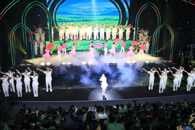 Bế mạc Liên hoan truyền hình, phát thanh CAND lần thứ 14: Vinh danh 43 giải Vàng - Ảnh 1. Bế mạc Liên hoan truyền hình, phát thanh CAND lần thứ 14: Vinh danh 43 giải Vàng - Ảnh 1.