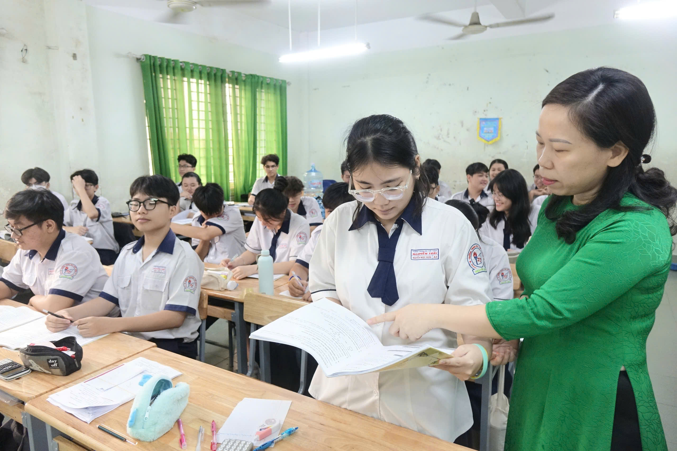 Xây dựng kế hoạch ôn tập từ đề tham khảo thi tốt nghiệp THPT- Ảnh 1. Xây dựng kế hoạch ôn tập từ đề tham khảo thi tốt nghiệp THPT- Ảnh 1.