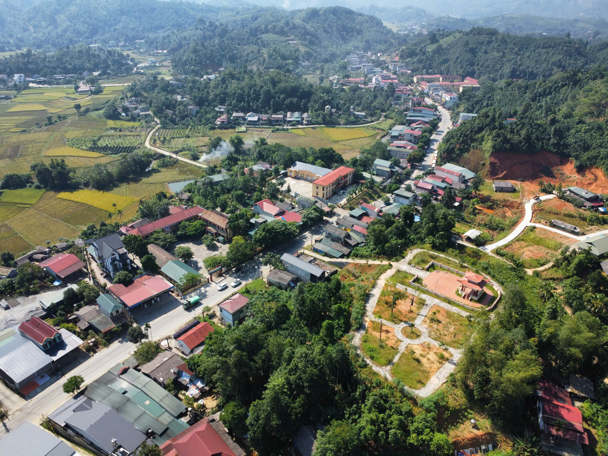 Xây dựng nông thôn mới kiểu mẫu ở xã vùng cao Yên Bái, có thế mạnh trong phát triển nông nghiệp - Ảnh 1.