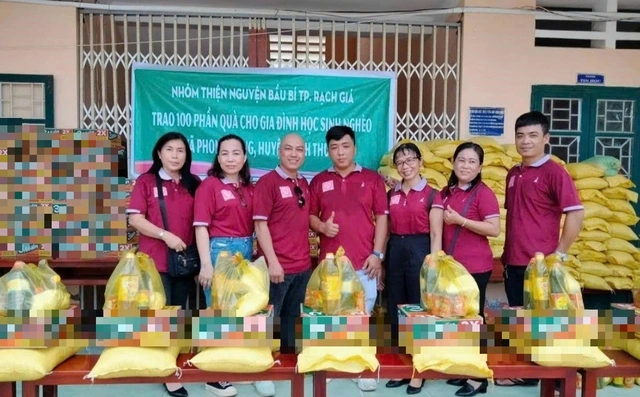Cô giáo dạy sử hết mình với công tác xã hội Cô giáo dạy sử hết mình với công tác xã hội