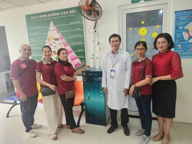 Cô giáo dạy sử hết mình với công tác xã hội Cô giáo dạy sử hết mình với công tác xã hội