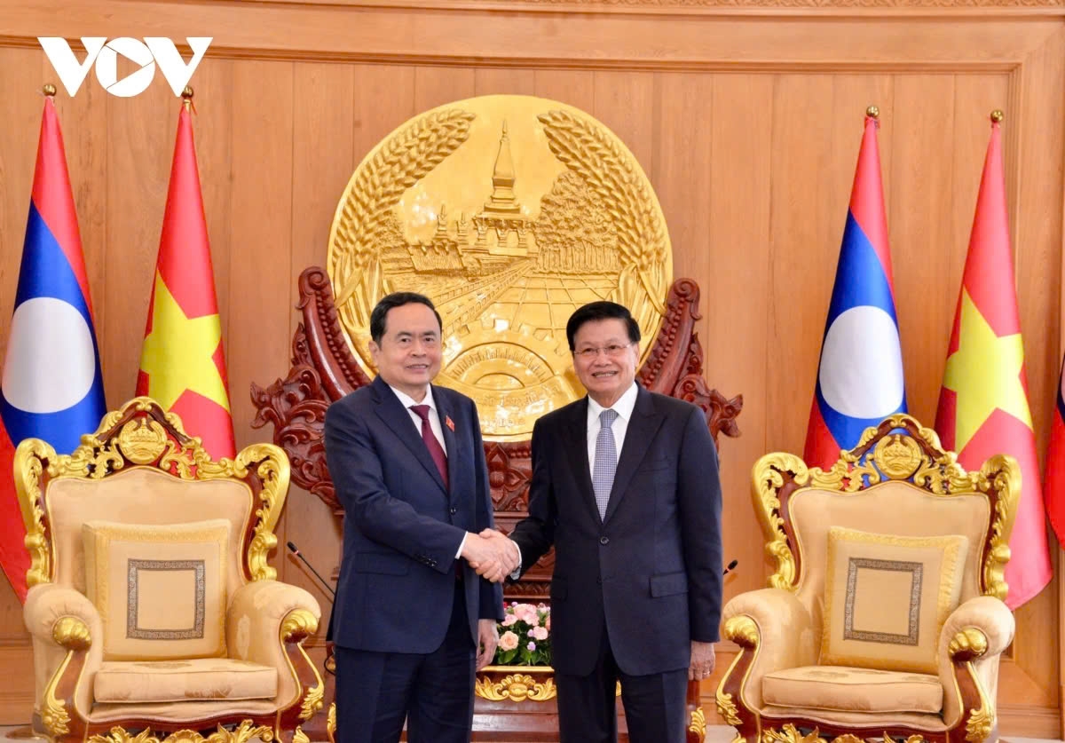 Củng cố và tăng cường mối quan hệ đoàn kết đặc biệt Việt Nam - Lào Củng cố và tăng cường mối quan hệ đoàn kết đặc biệt Việt Nam - Lào