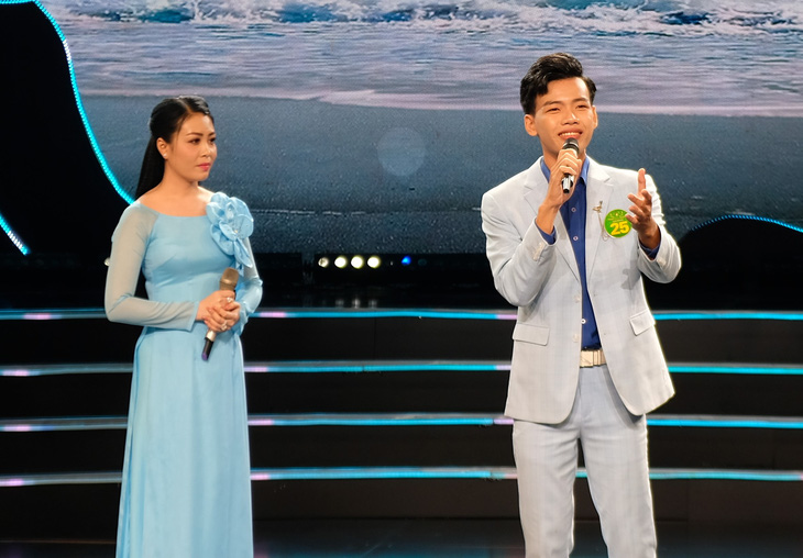 Khán giả - Vietnam.vn'nín thở' với Lê Hoàng Nghi đêm chung kết Chuông vàng vọng cổ Khán giả 'nín thở' với Lê Hoàng Nghi đêm chung kết Chuông vàng vọng cổ