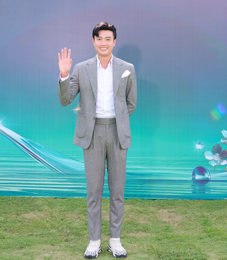 Mỹ nhân đua nhau khoe sắc trên thảm đỏ công bố vương miện Miss Grand Vietnam 2024 Mỹ nhân đua nhau khoe sắc trên thảm đỏ công bố vương miện Miss Grand Vietnam 2024
