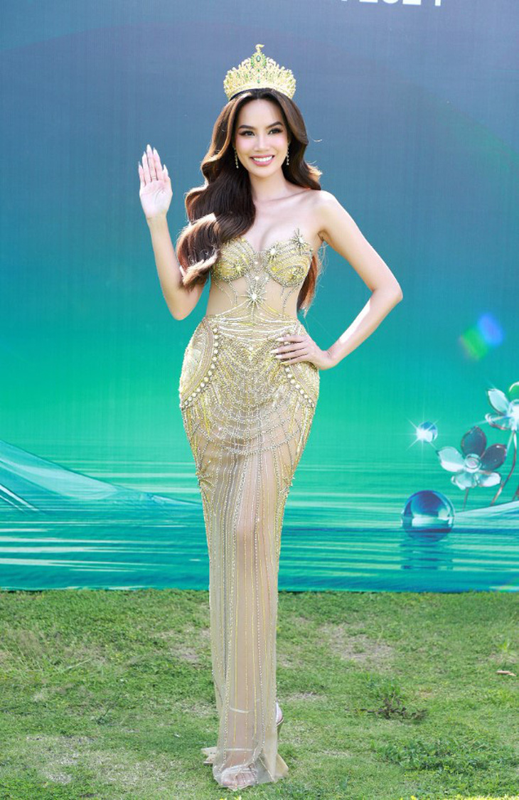 Mỹ nhân đua nhau khoe sắc trên thảm đỏ công bố vương miện Miss Grand Vietnam 2024 Mỹ nhân đua nhau khoe sắc trên thảm đỏ công bố vương miện Miss Grand Vietnam 2024