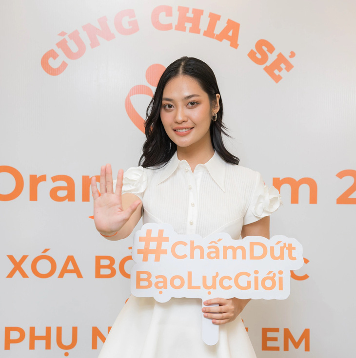 Nông Thúy Hằng, Hà Kino kêu gọi chống bạo lực đối với phụ nữ và trẻ em - Vietnam.vn Nông Thúy Hằng, Hà Kino kêu gọi chống bạo lực đối với phụ nữ và trẻ em