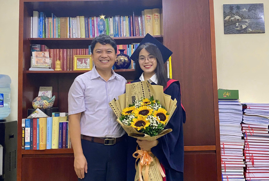Nữ sinh người Nùng vượt khó trở thành thủ khoa đầu ra - Vietnam.vn Nữ sinh người Nùng vượt khó trở thành thủ khoa đầu ra
