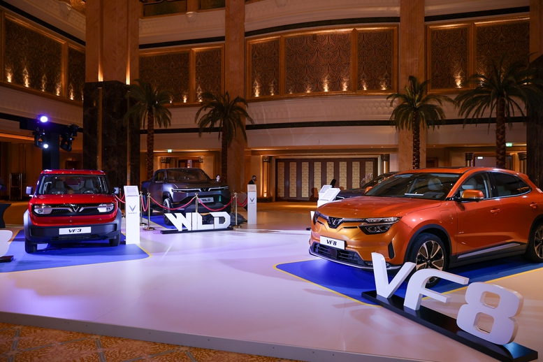 Thủ tướng dự sự kiện trưng bày và giới thiệu xe Vinfast tại UAE - Vietnam.vn Thủ tướng dự sự kiện trưng bày và giới thiệu xe Vinfast tại UAE