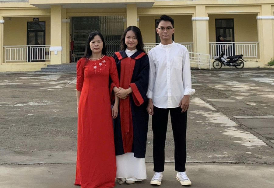 Từ nữ sinh trường làng đến Thủ khoa đầu vào Học viện Ngân hàng Từ nữ sinh trường làng đến Thủ khoa đầu vào Học viện Ngân hàng